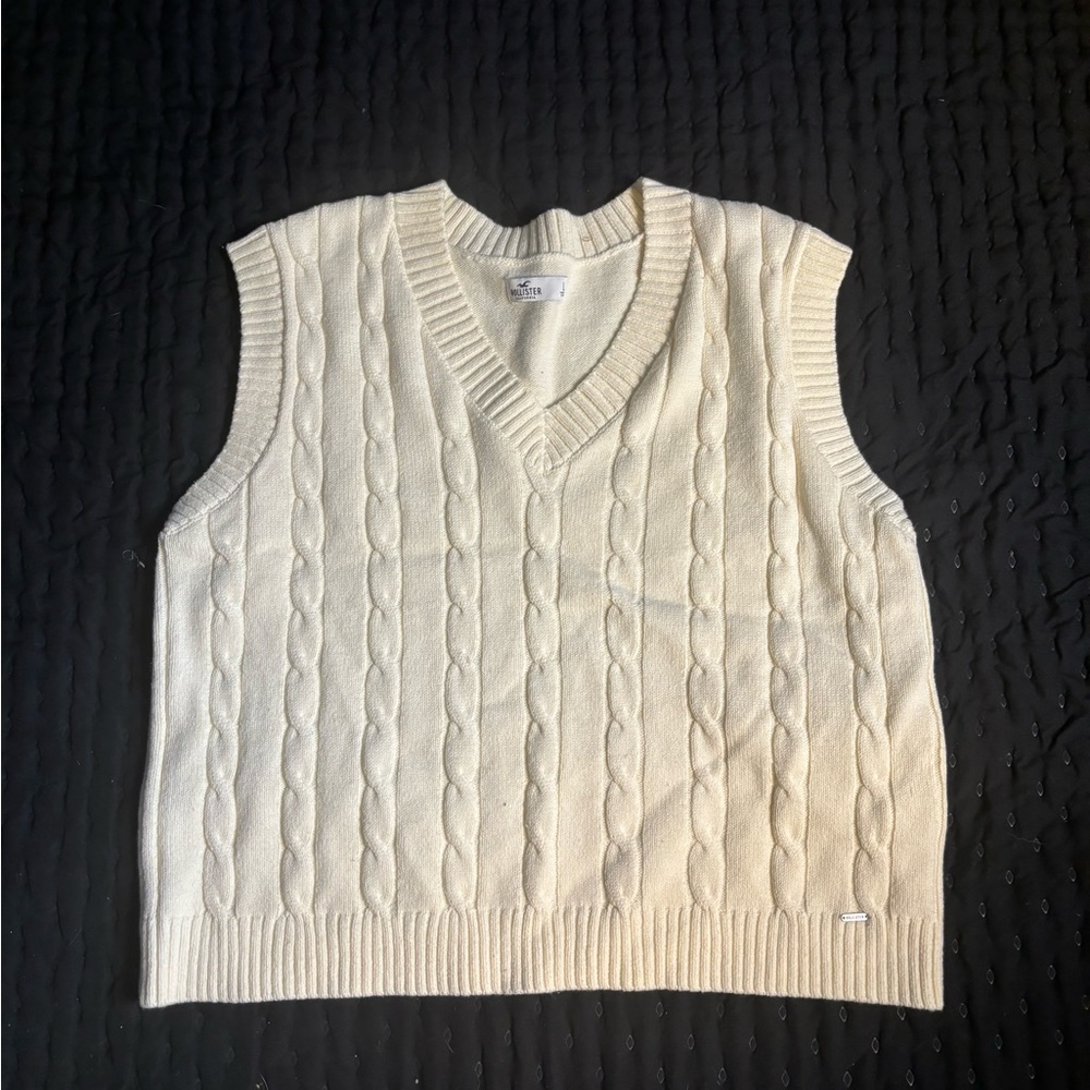 NWT Hollister sweater vest size medium